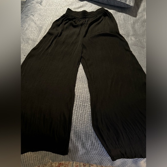 NWT ZARA KHAKI SHINY WIDE LEG PANTS TROUSERS Size S. Black . Pre owned like new - Picture 12 of 12